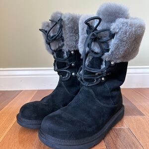 UGGS MONTCLAIR SNOW BOOTS Women 8 39 Shearling BLACK SUEDE SHEEPSKIN LACE Winter